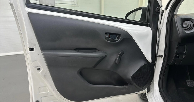 Toyota Aygo cena 39900 przebieg: 51241, rok produkcji 2019 z Zaklików małe 254
